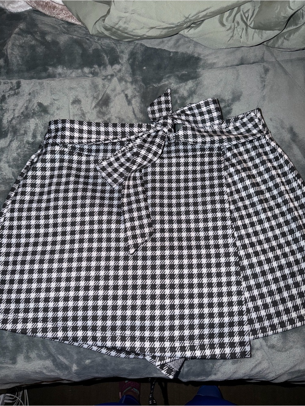 Forever 21Black and White Houndstooth Tie-Waist Skort